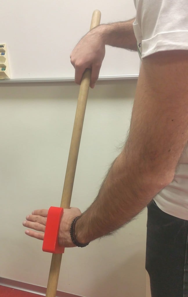 OT student project : broomstick handle / poignée de manche à balai