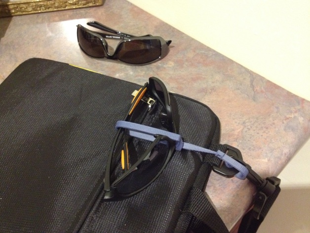 Sunglass clip for bag / purse