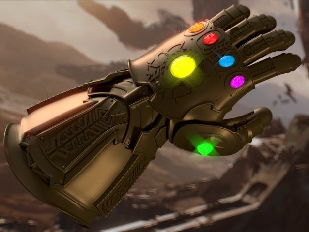 Life-Size Infinity Gauntlet - Avengers: Infinity War