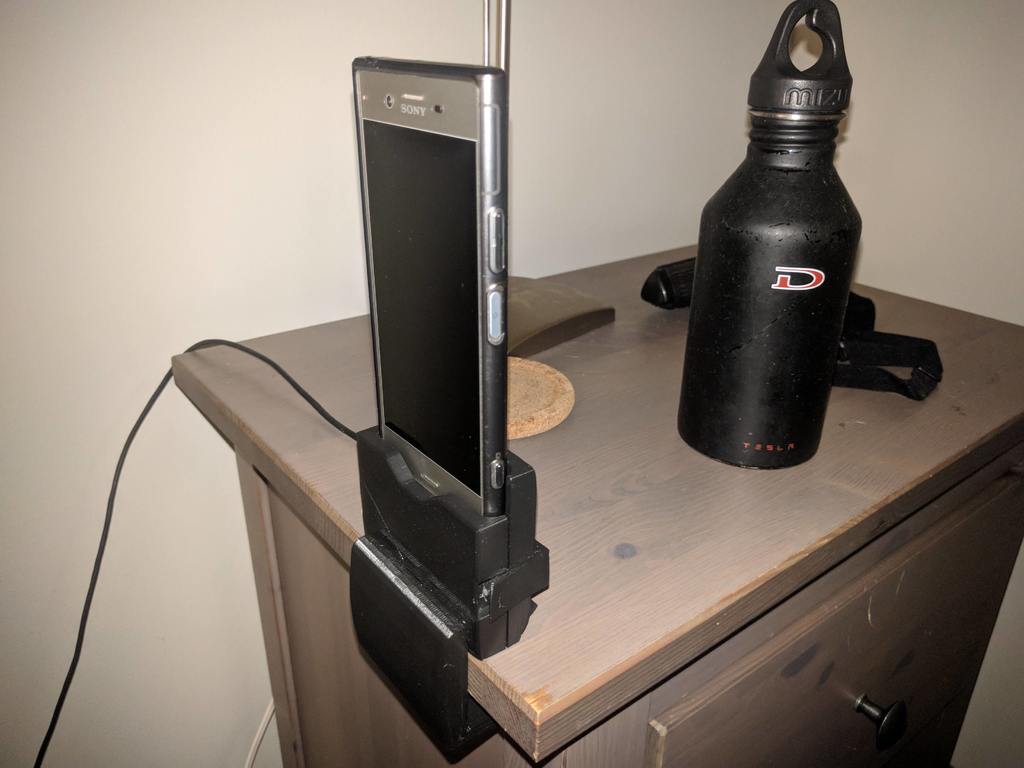 Sony Xperia XZ1 Charging Dock with clamp