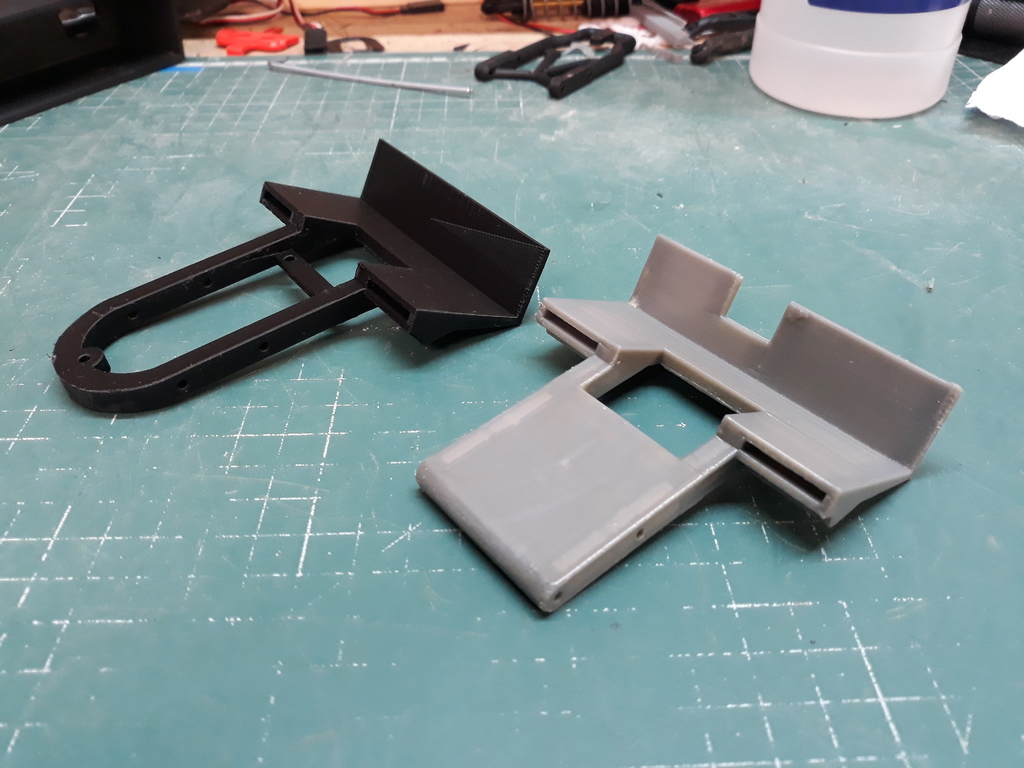 Axial Wraith Front Battery Mount (Redesign)