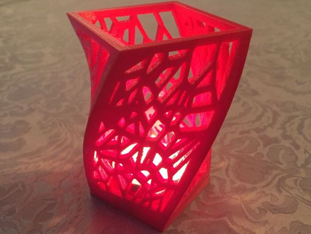 Voronoi Spiral Centerpiece / Vase