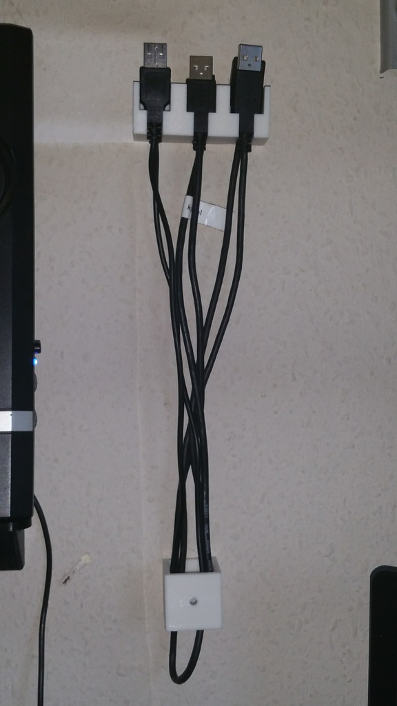 Wandhalterung für USB Kabel