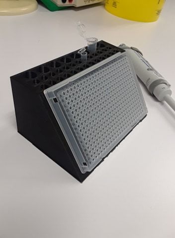 Angled PCR Plate holder with tube rack