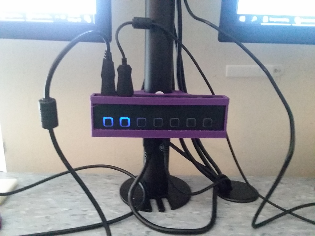 Sabrent USB 3.0 Hub Monitor Stand Mount
