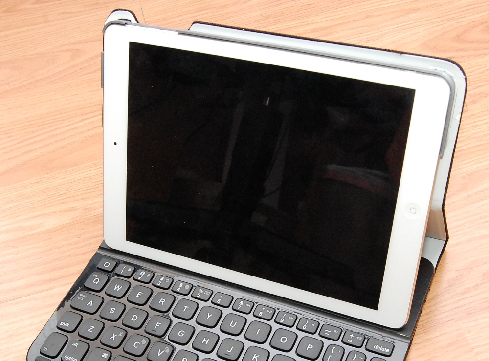 iPad Air half case / broken keyboard fix