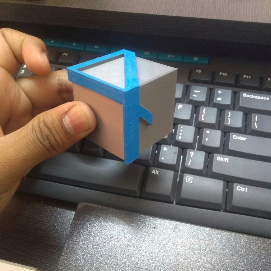 Illusion 4 Cube