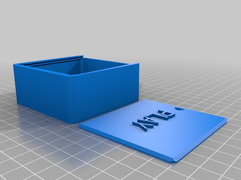 PLAY Round Box with Lid for Tic-Tac-Toe storage