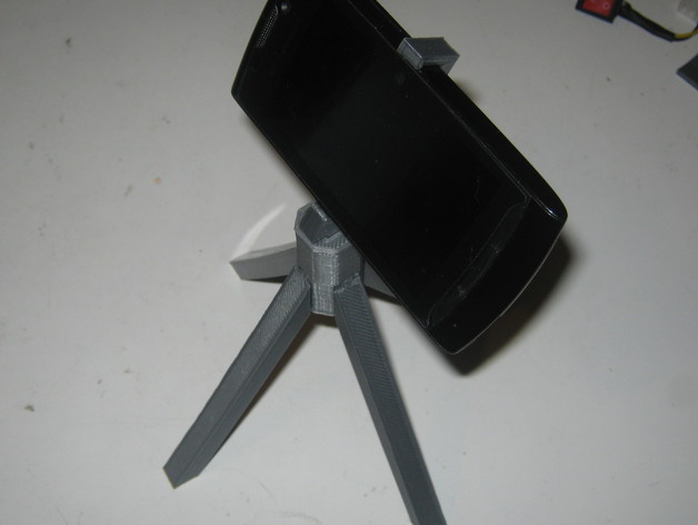 simple phone cam stand