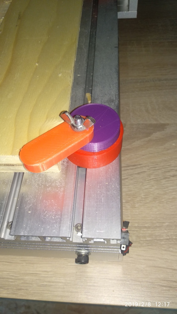 Clamping device for the CNC milling machine