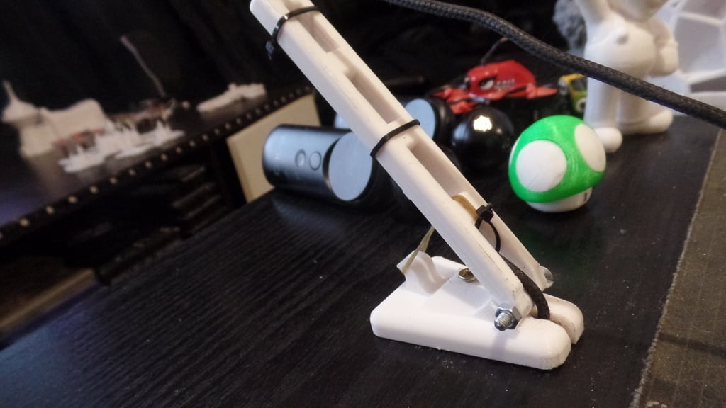 mouse bungie cable holder