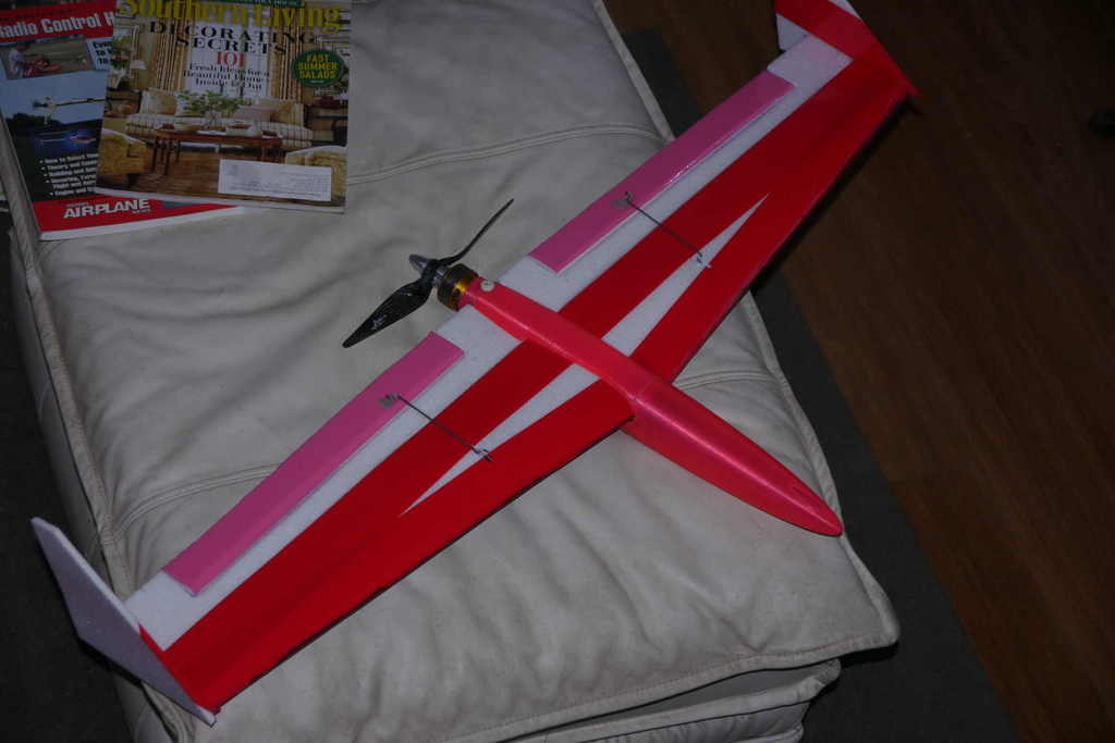 RC airplane fuselage for plank wing