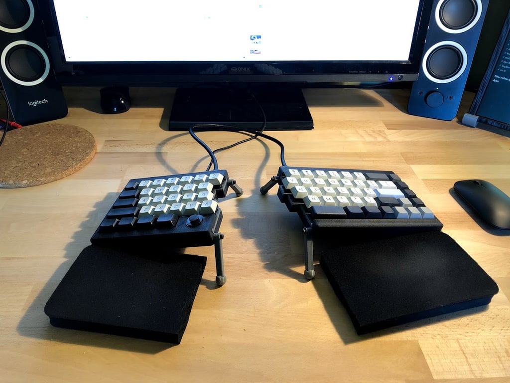 TS65 Split Mechanical Keyboard Case with built-in Tenting/Tilting and Optional PSP1000 Joystick Mouse