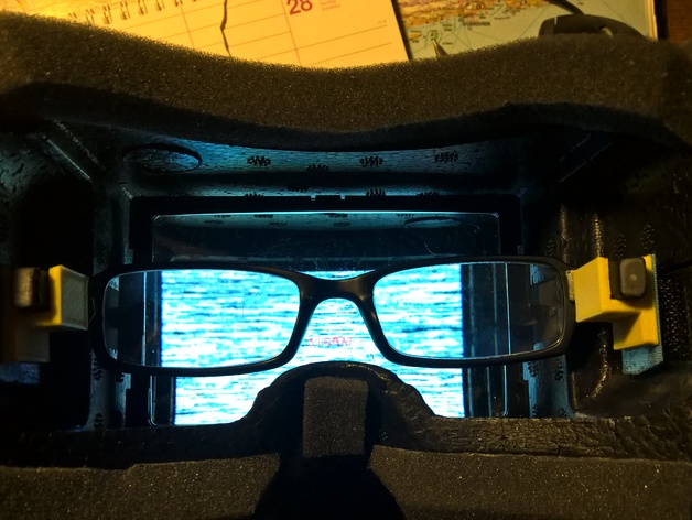 Quanum FPV goggles V2 eyeglasses holder