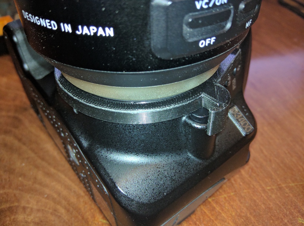 Nikon D3x00 Lens Lock