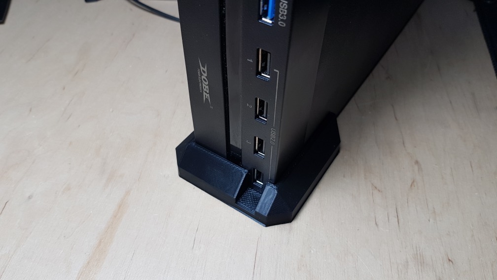 PS4 Vertical Stand (with USB-Hub-Option)
