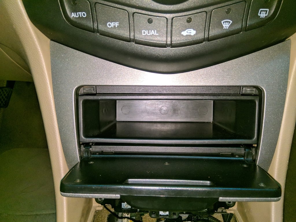 Honda Euro Accord 2003 extended central compartment 
