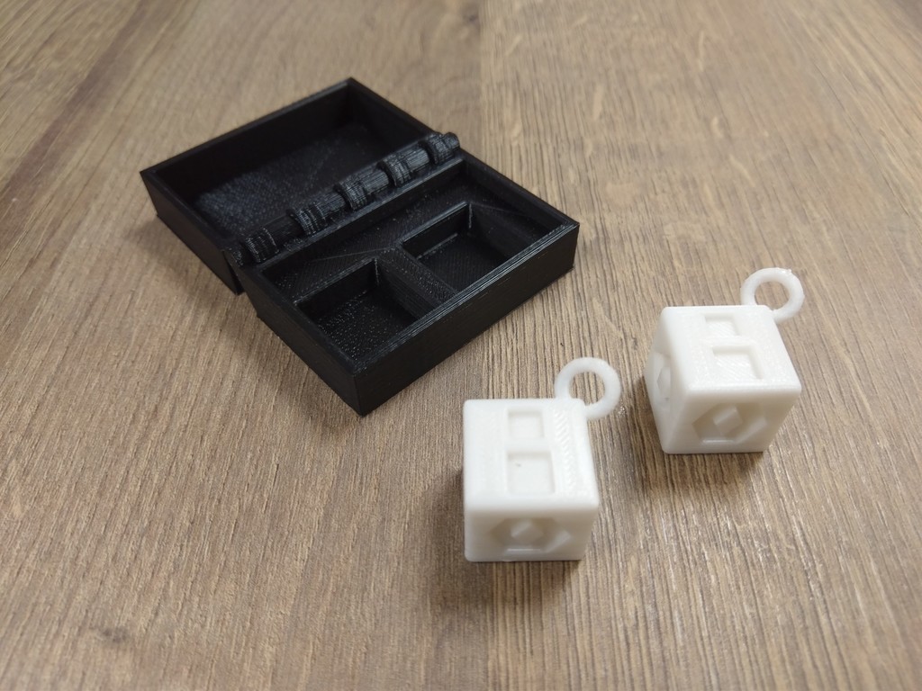 Box with Hinge for Han Solo Dice (Print-in-Place)