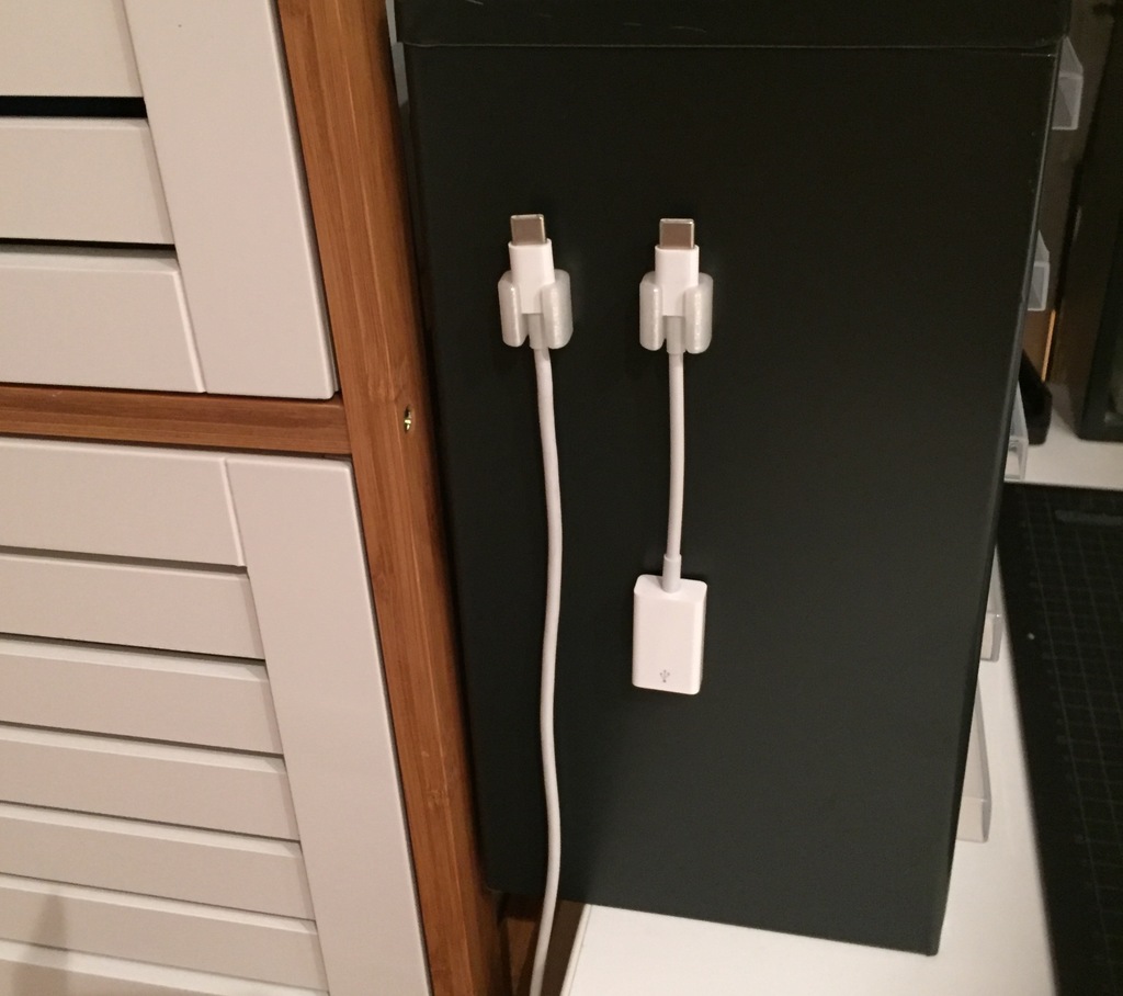 Apple USB-C Cable holder