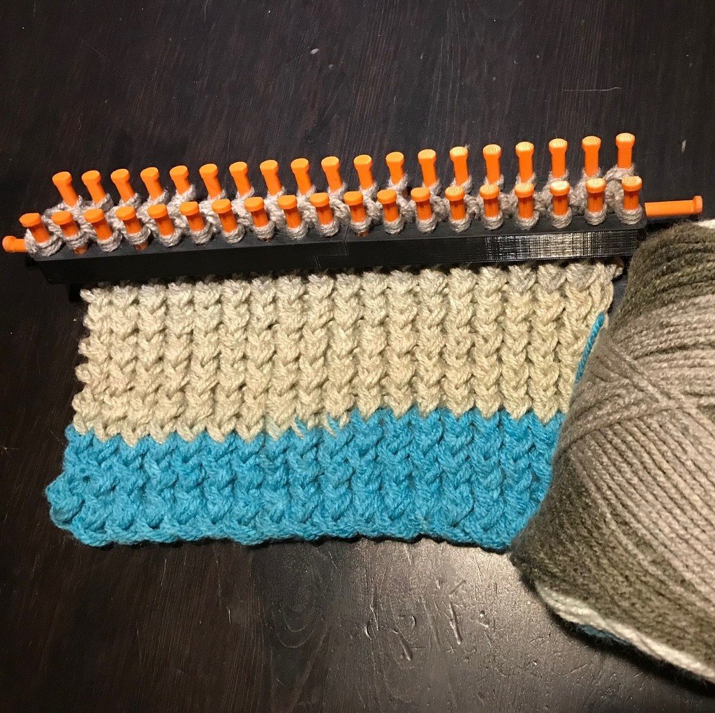 Extra long Knitting Loom