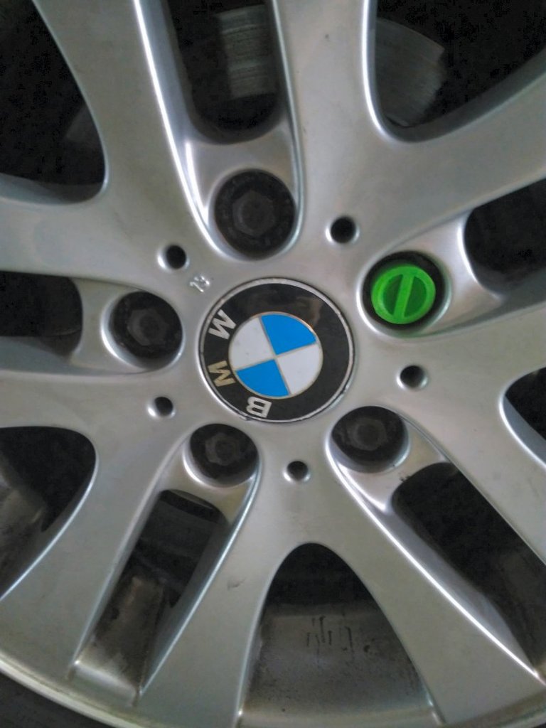 wheel lock cap for BMW vehicles