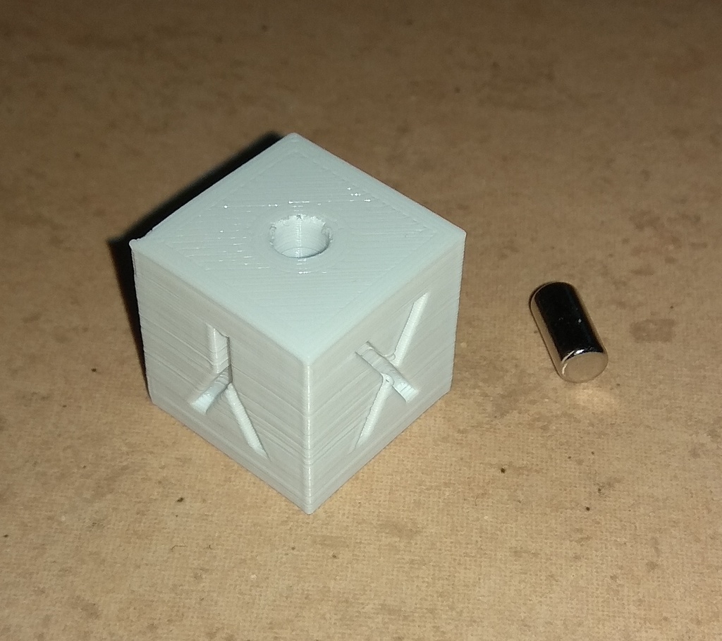 XYZ 20mm Calibration Cube with magnet remix