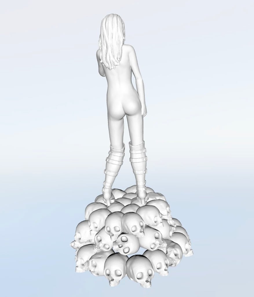 Alice Nude with Skull Base