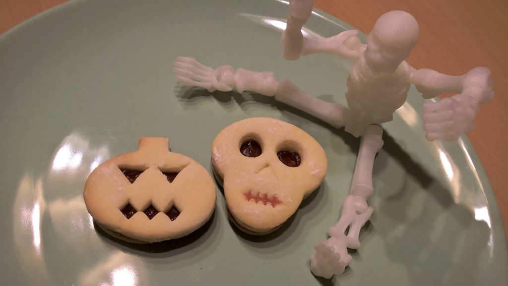 Halloween cookie cutter (skull, pumpkin)