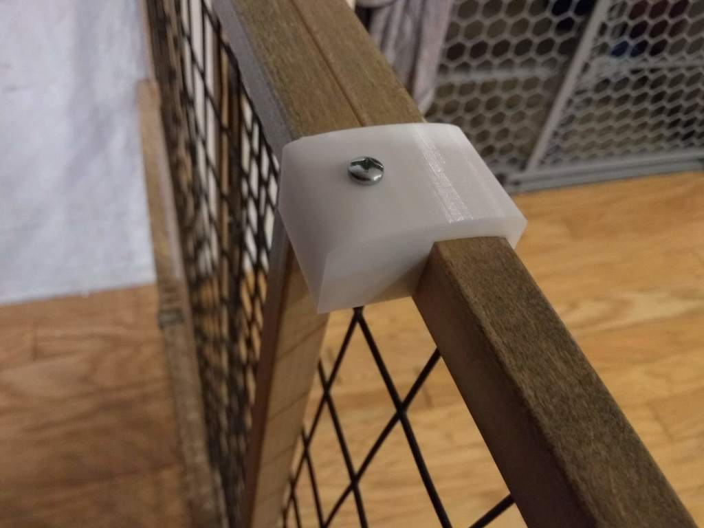 Curved Baby Gate Clip
