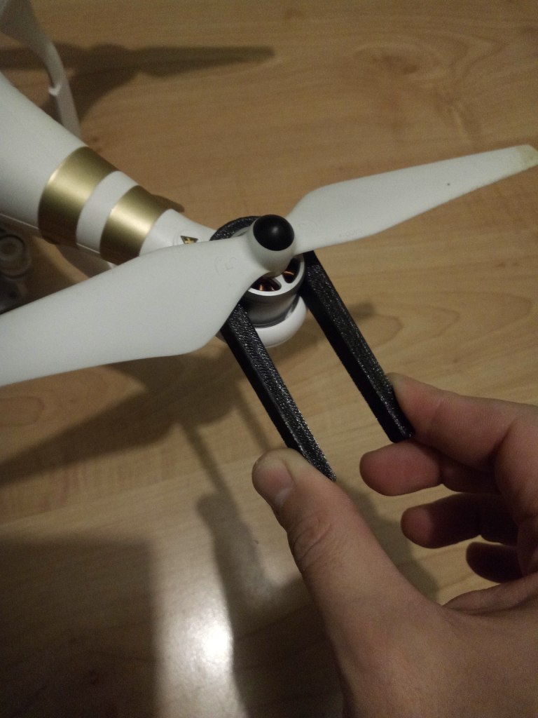 Phantom 3 propeller removal clamp