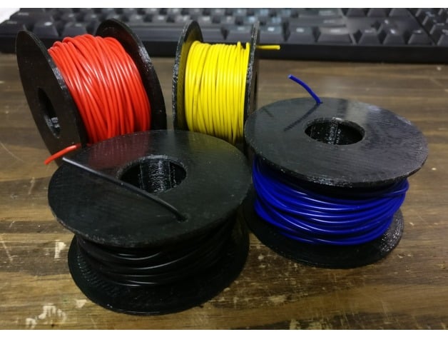 Parametric interlocking wire/filament spool (easy print!)