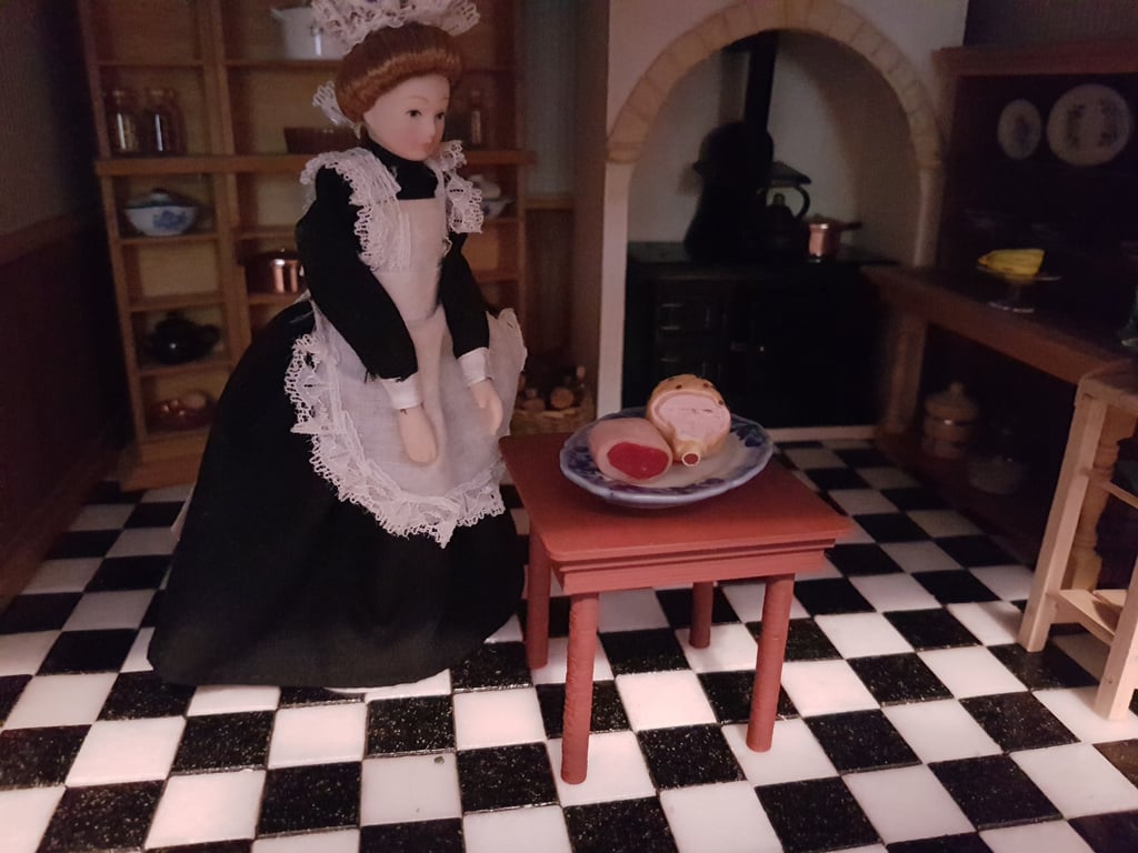 1/12th Scale Dolls House Small Table