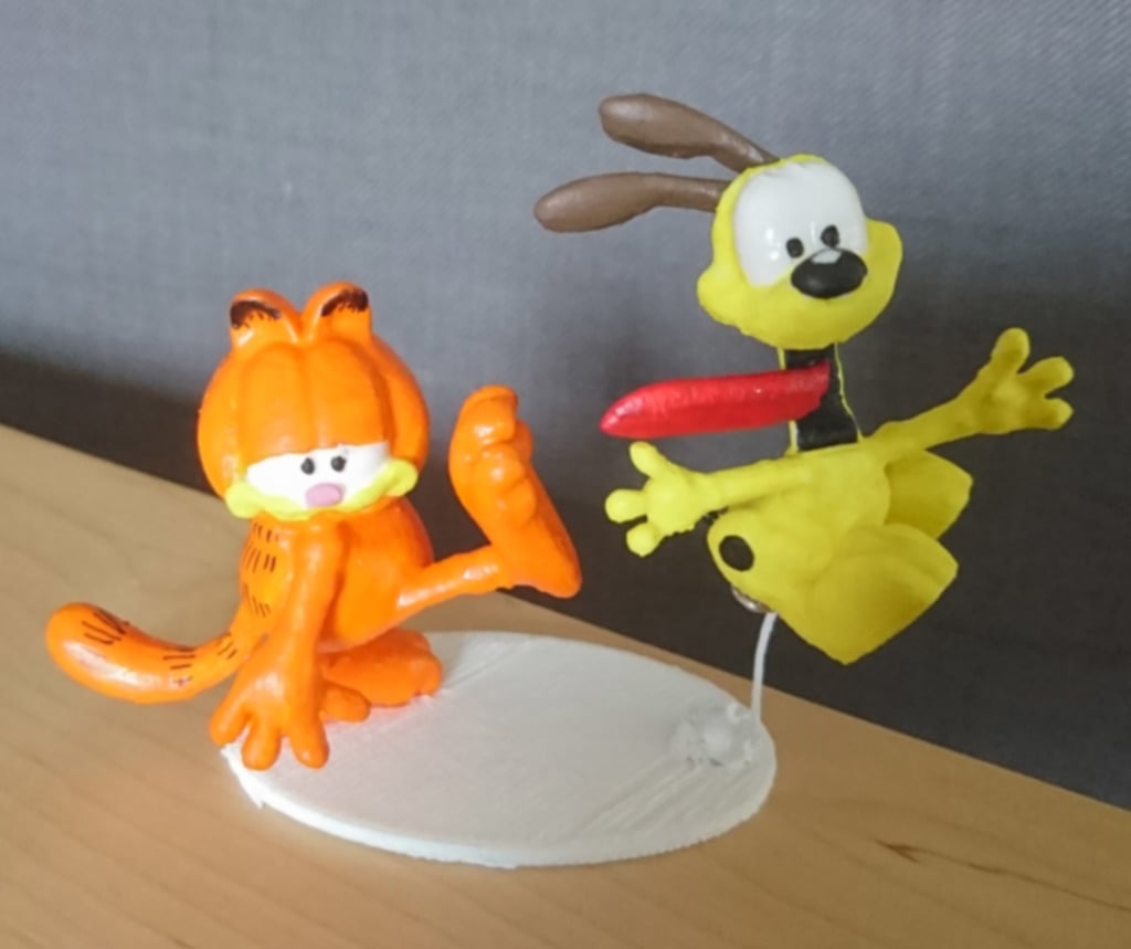 Garfield kicks ODIE