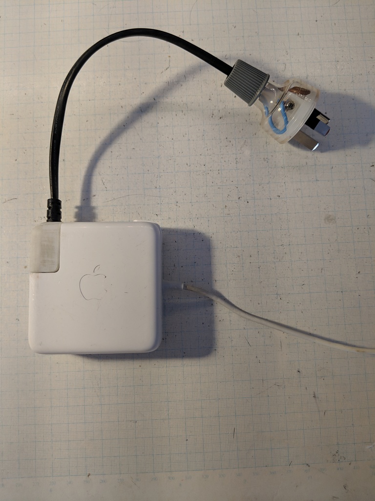 macbook charger IEC320 C7 adapter