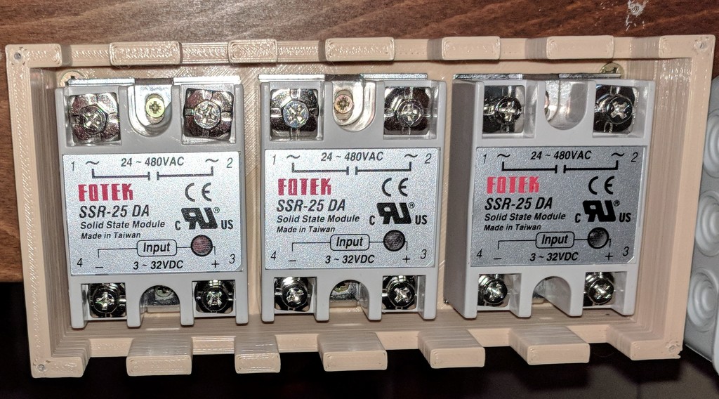 Box for three relays Fotek SSR-25 DA