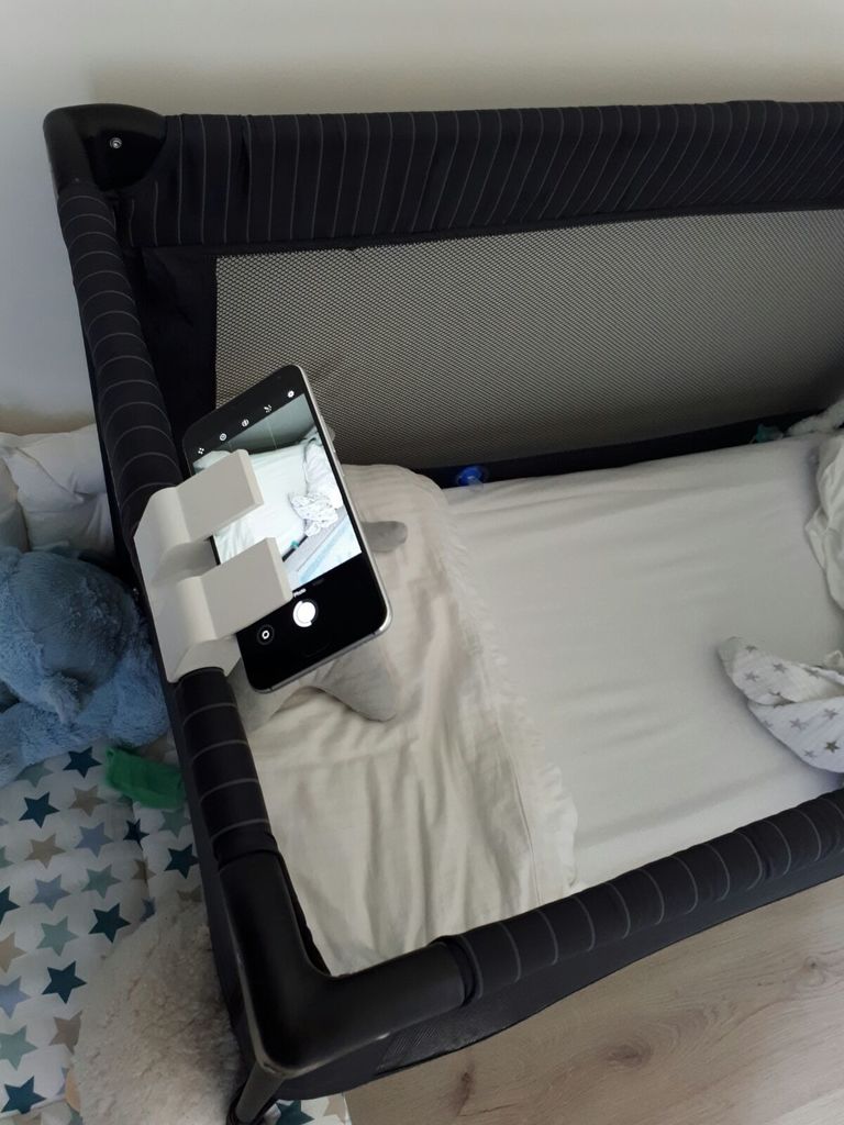 Phone dock for baby's foldable bed