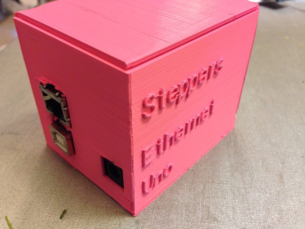 Hinged customizable arduino case UPDATED