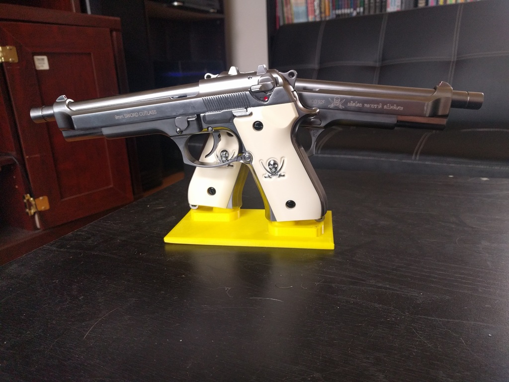 Dual Pistol Stand