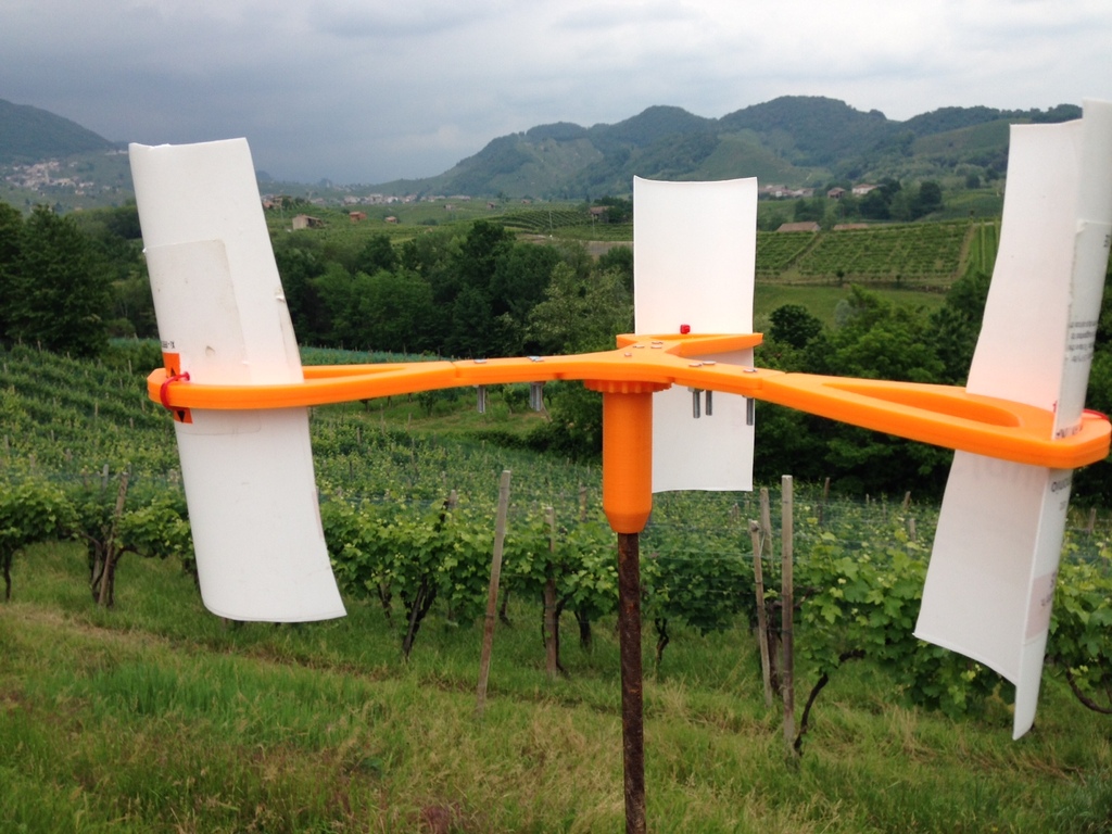 Vertical Axis Wind Turbine