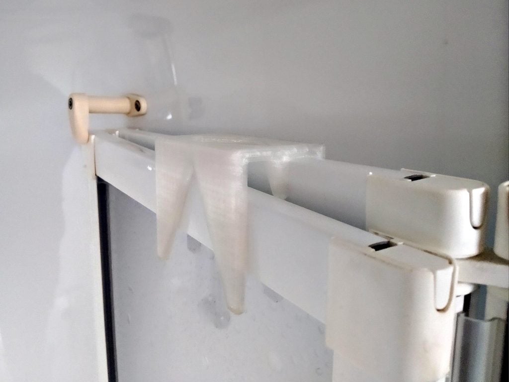 Caravan Shower Bi-Fold Door Clip
