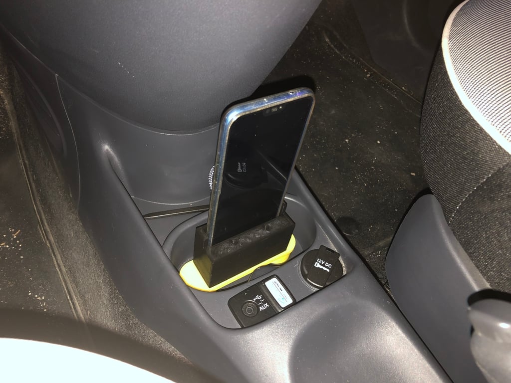 Mobile phone dock for Fiat 500