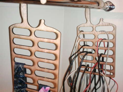[Make] a Tie, Scarf, Belt, and Cord Rack