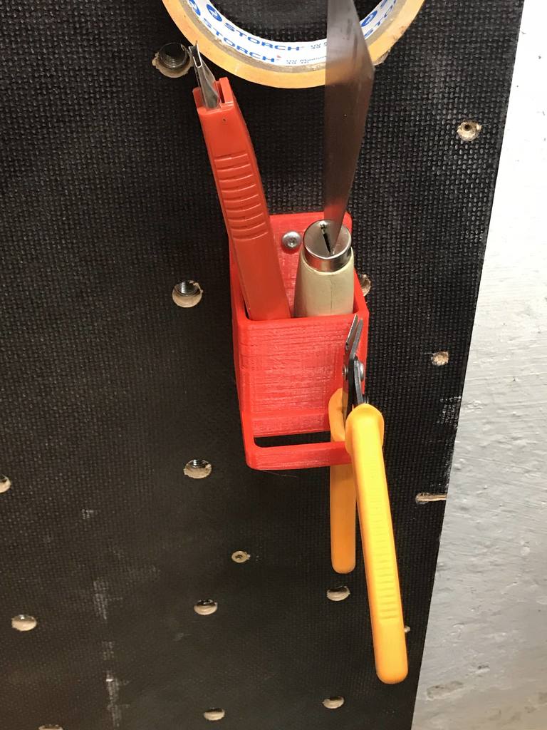 Universal tool holder (wall mount)