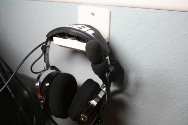 Headset Hanger for Heil Pro 7 Headset