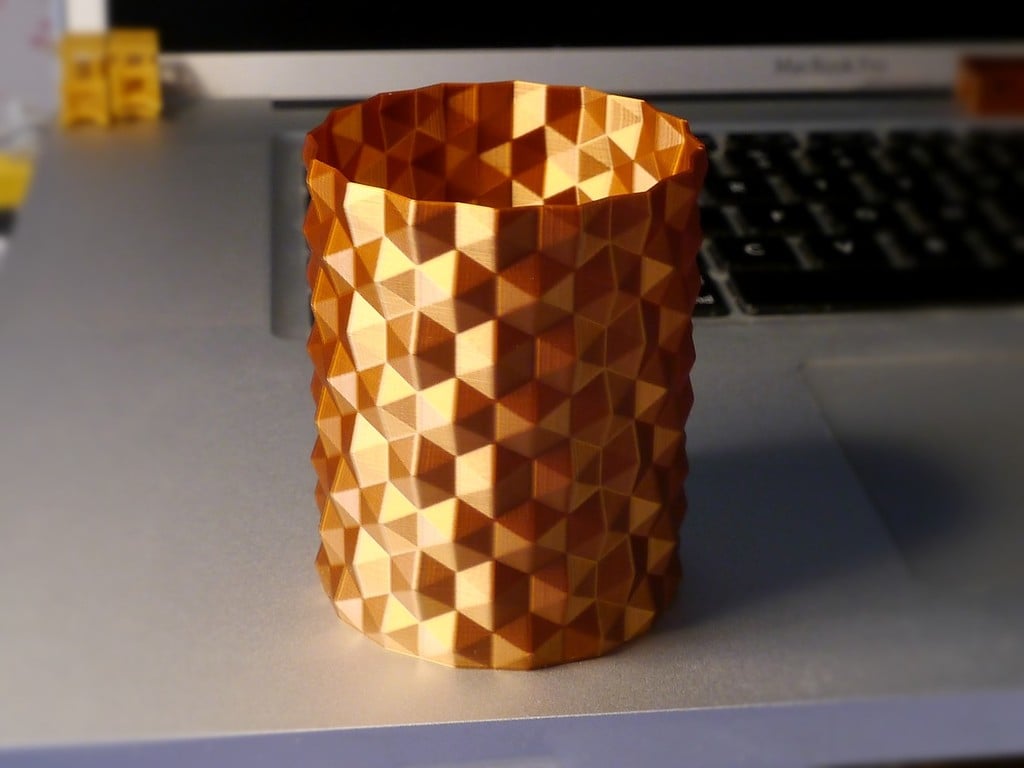 Hex surface vase (spiral print)
