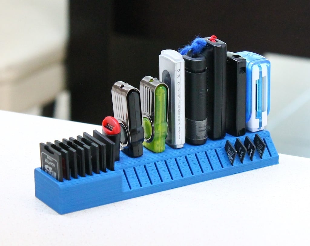 USB SD and MicroSD holder for wide USB sticks