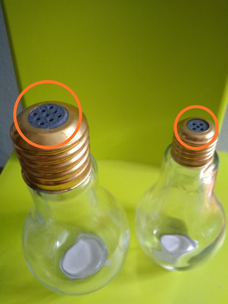 Convert bulb shaped bottle into salt shaker / Convertir botella en forma de bombilla en salero