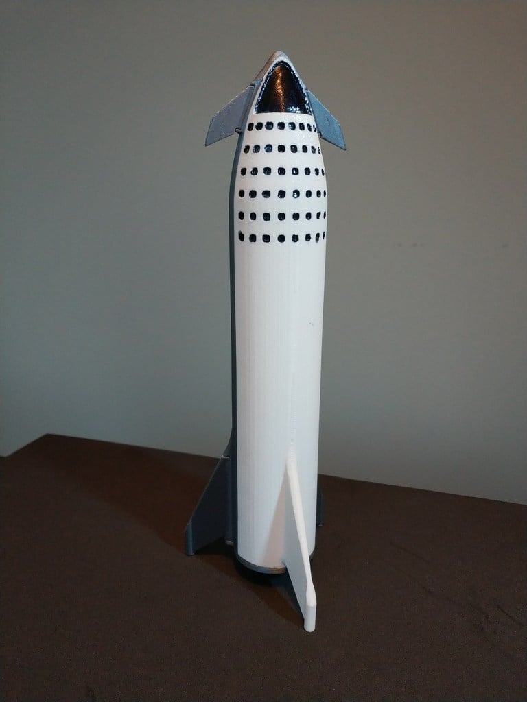 Detailed 2018 SpaceX BFR with Articulating Fins