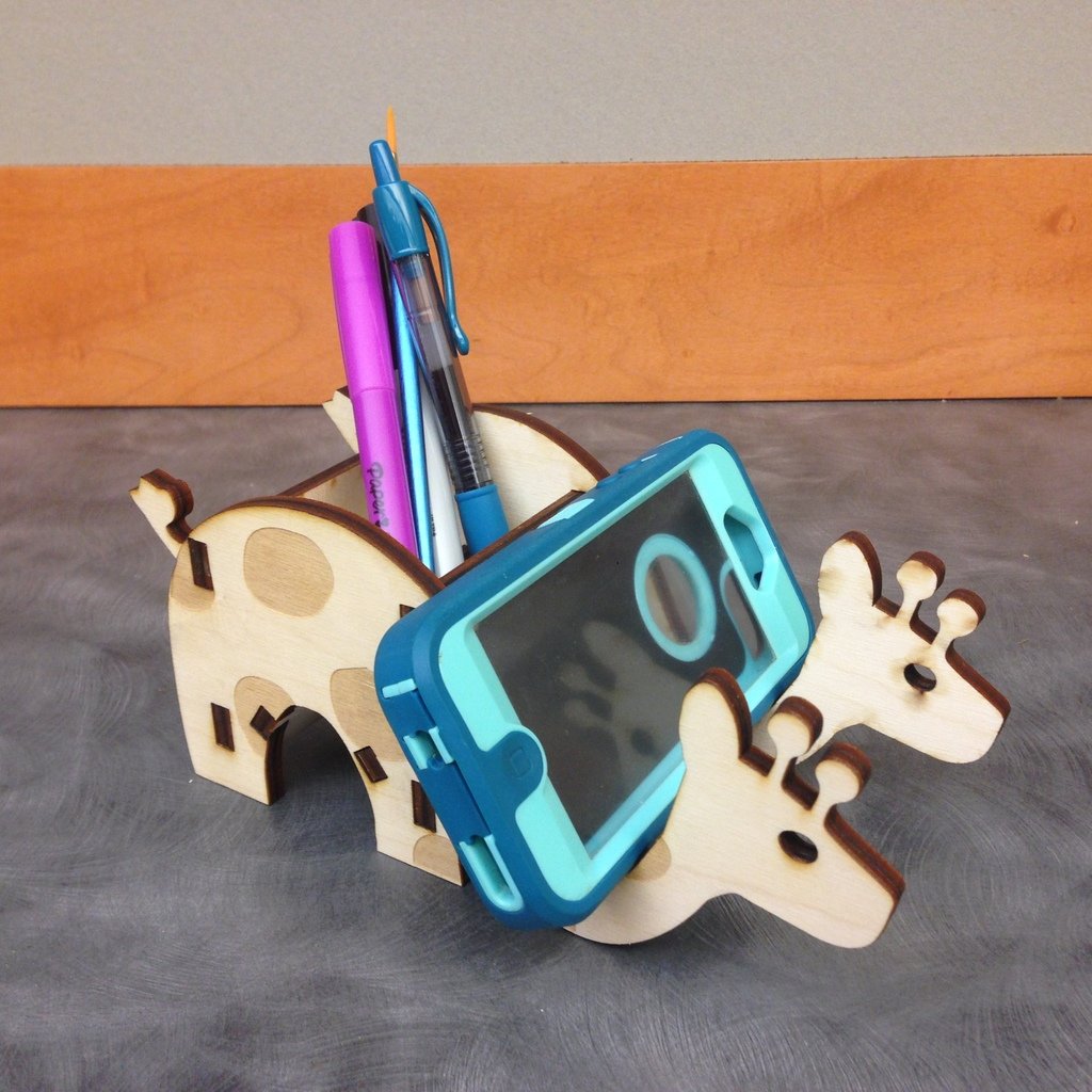 Laser Cut Giraffe Phone & Pen Holder