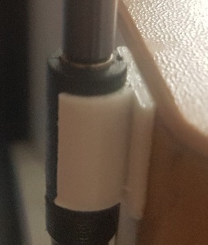3.5mm jack extension clip